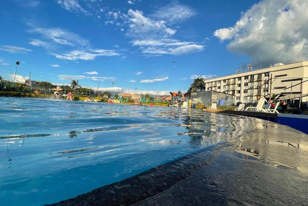 Apartamento Cerca Parque Del Cafe Con Piscina Montenegro Ngoại thất bức ảnh