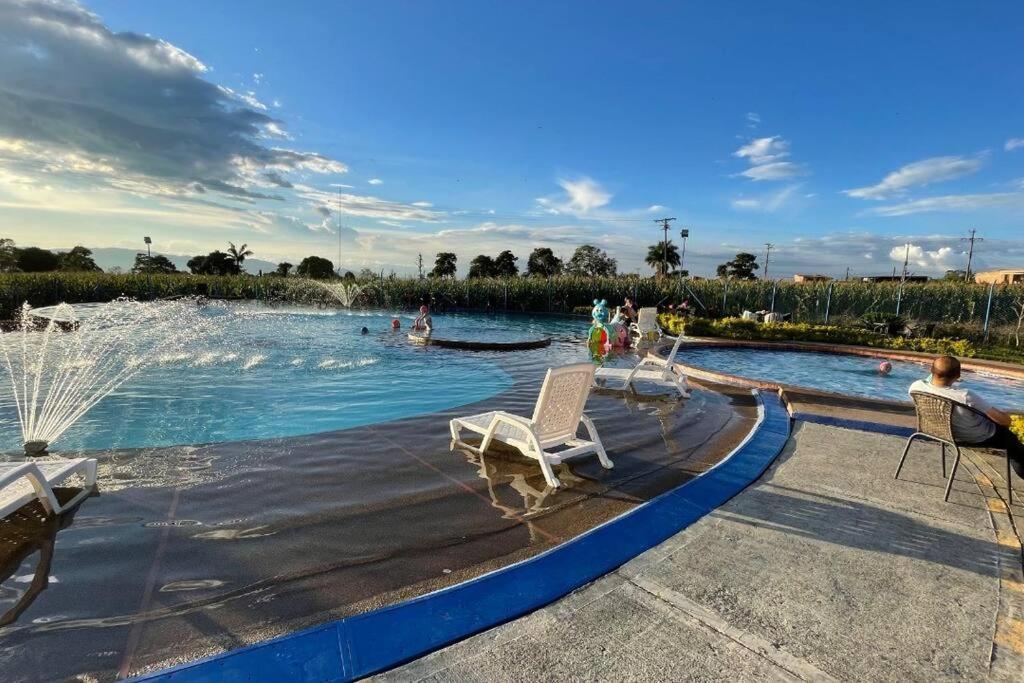 Apartamento Cerca Parque Del Cafe Con Piscina Montenegro Ngoại thất bức ảnh